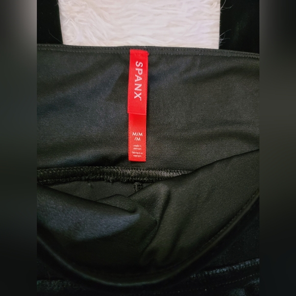 SPANX Womens Velvet Sleek Black Tummy control Leggings Size M - Picture 10 of 14